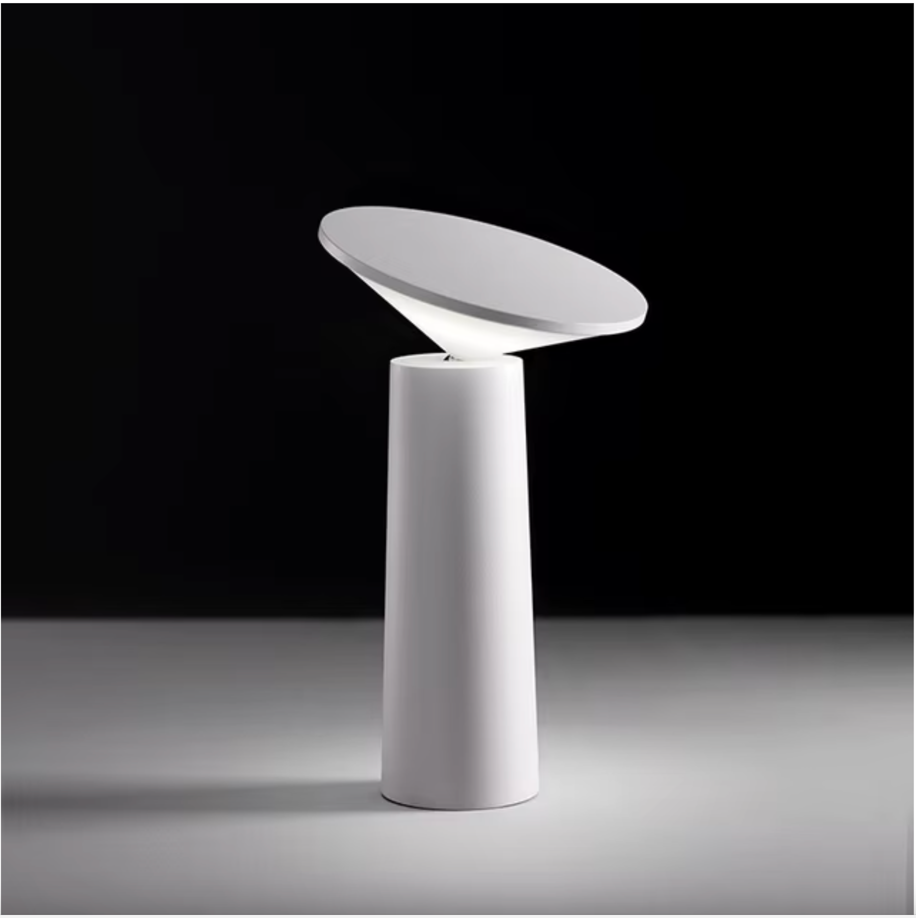 The Milano Cordless Table Lamp